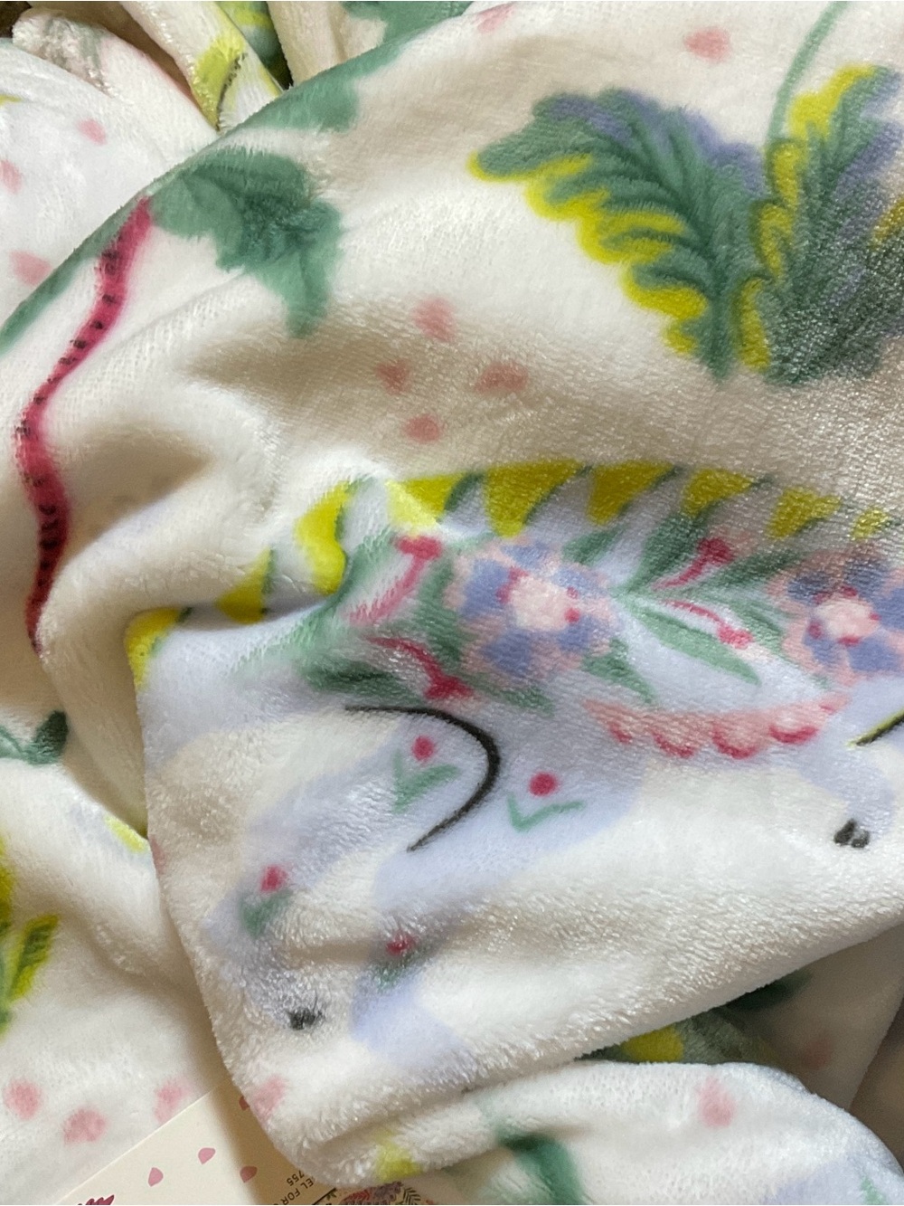 Leo's Fort Ultra Soft Luxe Plush Throw - Floral Dinosaur Print in White & Pastel - Picture 5 of 5
